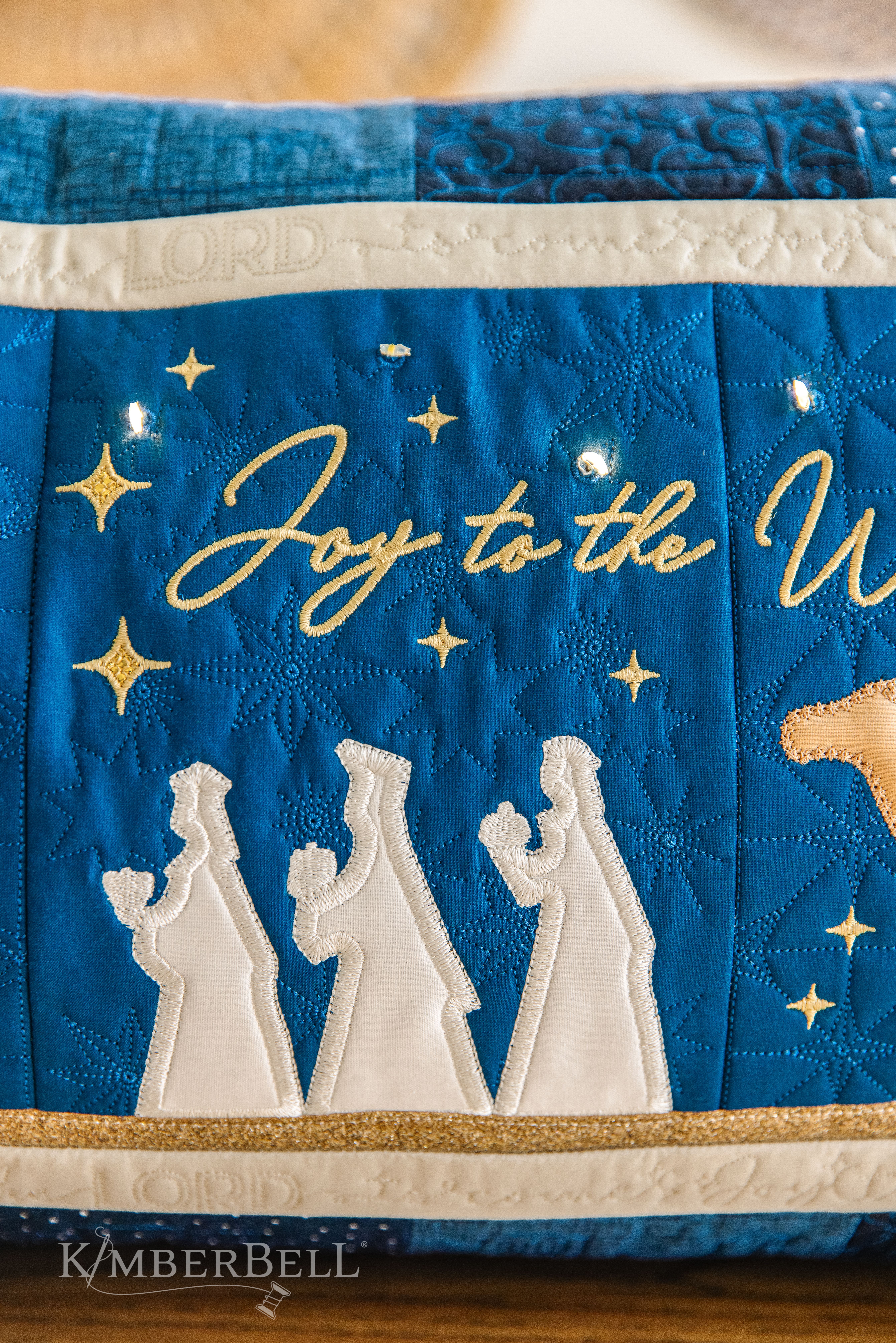 KDKB1279-Nativity-Bench-Pillow-Highres-8